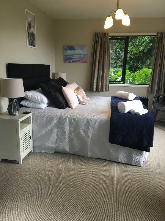 Cherrywood Cottage อาคาโรอา ภายนอก รูปภาพ
